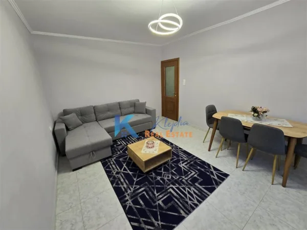 Tirane, jap me qera apartament 1+1+Ballkon Kati 2, 56 m² 700 € (Ali Dem, ish Pirro Mani)