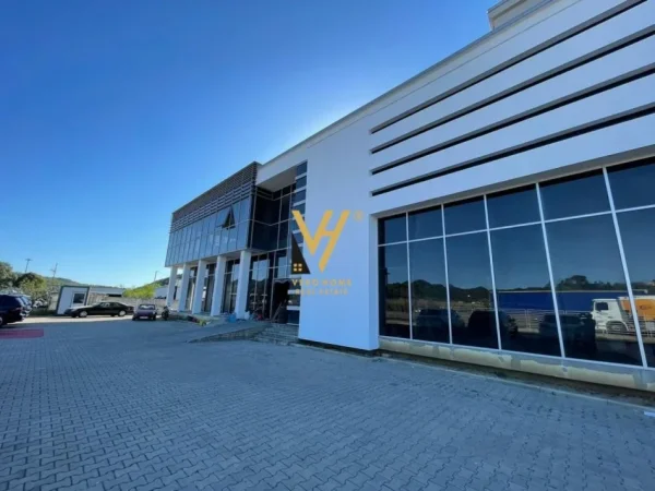 Tirane, shitet ambjent biznesi Kati 0, 1.770 m² 3.000.000 € (VORE, MARIKAJ)