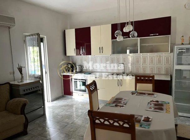 Tirane, jepet me qera shtepi 1+1 Kati 2, 65 m² 400 € (Ish Tregu Elektrik)