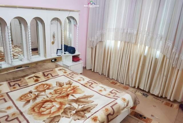 Tirane, jepet me qera apartament 4+1 Kati 4, 144 m² 600 Euro (21 dhjetori)