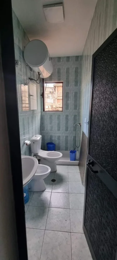 Tirane, shes ambjent biznesi 157 m² 320.000 Euro (Qender)