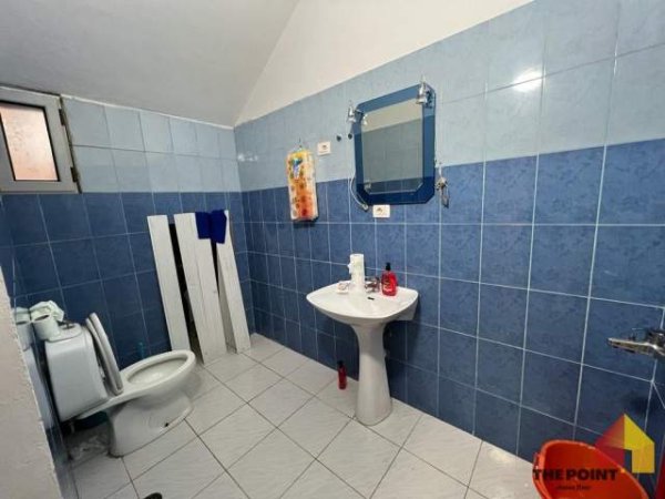 Tirane, jepet me qera dyqan Kati 1, 140 m² 600 Euro (Rruga Nikolla Jorga)