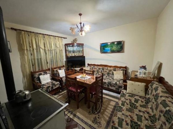 Korce, shitet apartament 1+1 Kati 3, 55 m² 33.000 Euro (Lagjia 16, Korçë)