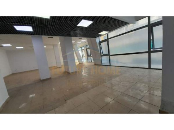 Tirane, jepet me qera ambjent biznesi Kati 1, 155 m² 800 Euro (Rruga e Kavajes)