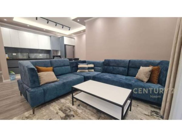 Tirane, jepet me qera apartament 2+1 Kati 2, 600 Euro (medreseja)