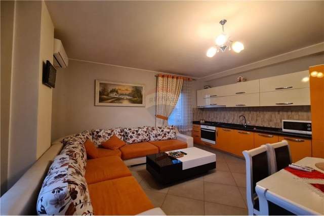 Tirane, jepet me qera apartament 2+1 Kati 3, 95 m² 400 Euro (Rruga Dritan Hoxha)