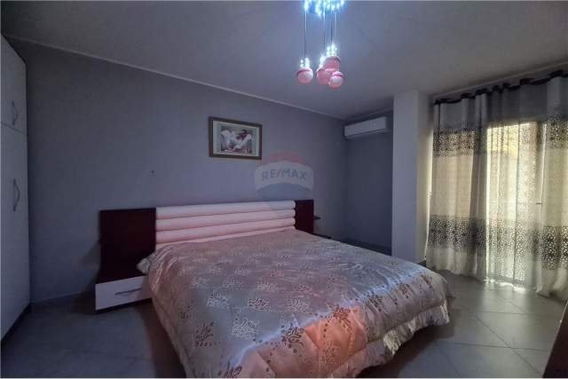 Tirane, jepet me qera apartament 2+1 Kati 3, 95 m² 400 Euro (Rruga Dritan Hoxha)