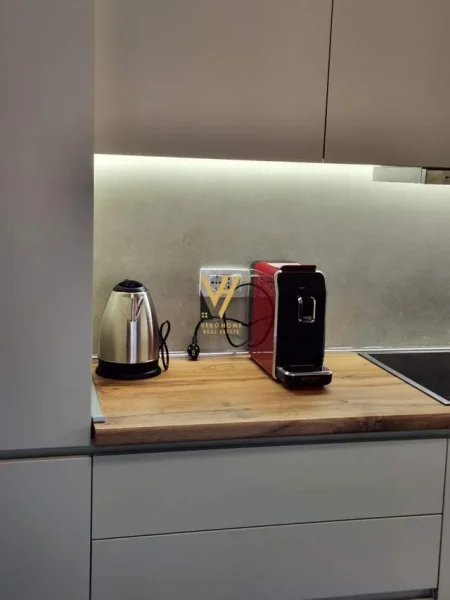 Tirane, jepet me qera 3+1+A+BLK Kati 4, 120 m² 1.500 Euro (liqeni artificial)