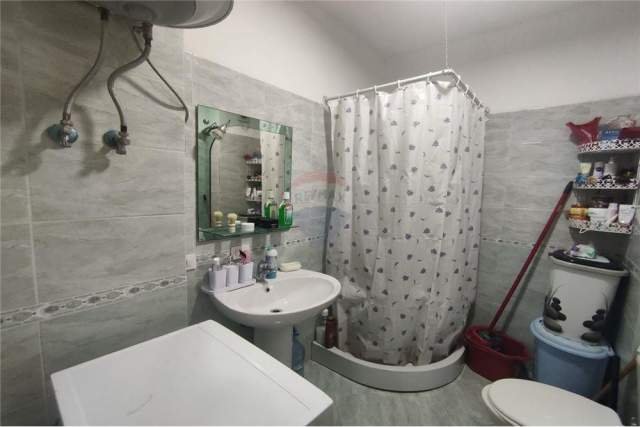 Tirane, shitet apartament Kati 4, 100 m² 88.000 Euro (astir)