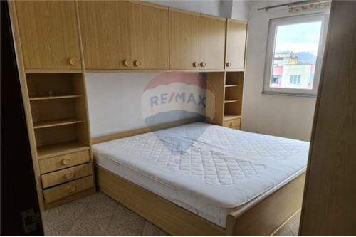 Tirane, jepet me qera apartament 2+1+BLK Kati 6, 97 m² 350 Euro (kadri roshi)
