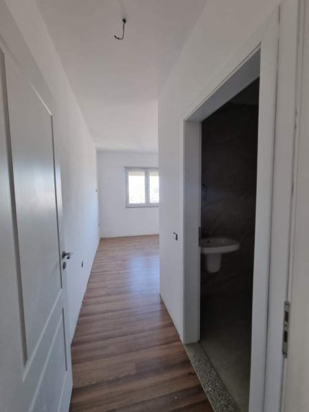 Tirane, shitet apartament 2+1+BLK Kati 4, 106 m² 97.000 Euro (Vila L 2)