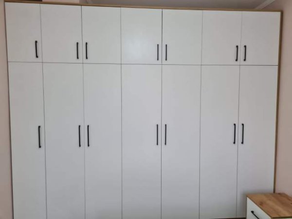 Tirane, jepet me qera apartament 1+1+BLK Kati 4, 75 m² 350 Euro (rruga 5 Maj)