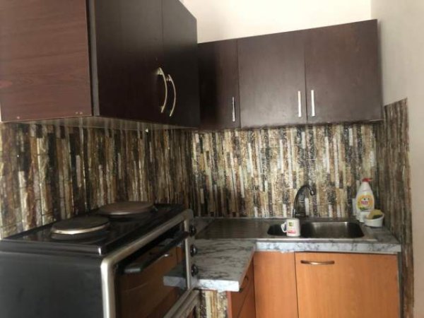 Tirane, jepet me qera apartament 1+1+BLK Kati 8, 70 m² 35.000 Leke (Kompleksi Molla)