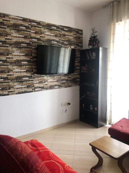 Tirane, jepet me qera apartament 1+1+BLK Kati 8, 70 m² 35.000 Leke (Kompleksi Molla)
