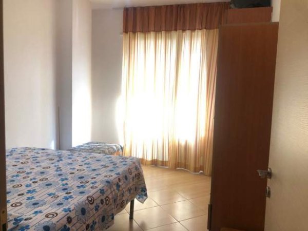 Tirane, jepet me qera apartament 1+1+BLK Kati 8, 70 m² 35.000 Leke (Kompleksi Molla)