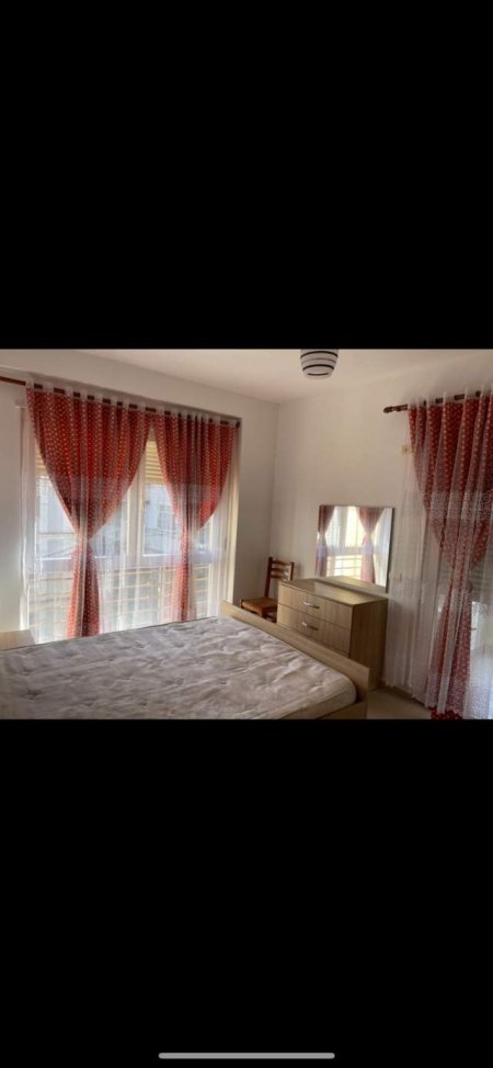 Tirane, jepet me qera apartament 2+1+BLK Kati 2, 98 m² 400 Euro (rruga Bill Klinton)