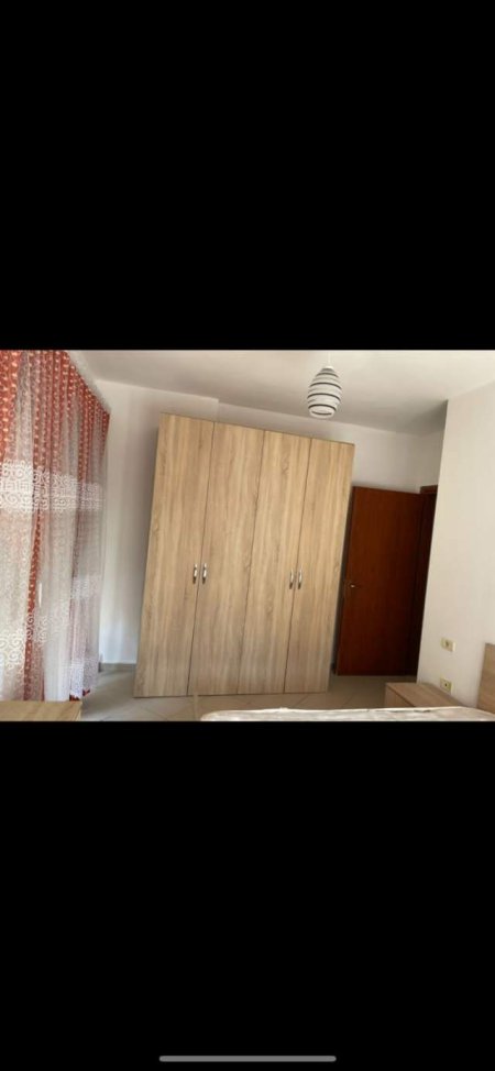 Tirane, jepet me qera apartament 2+1+BLK Kati 2, 98 m² 400 Euro (rruga Bill Klinton)