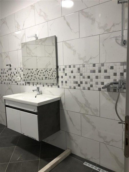 Tirane, jepet me qera apartament 2+1 Kati 4, 140 m² 400 Euro (Linzë)