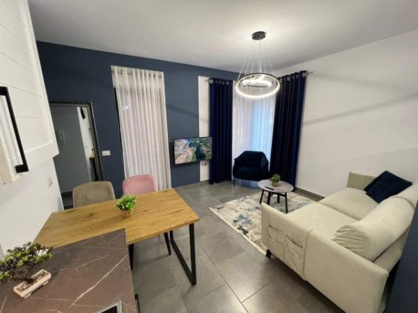 Tirane, shes apartament  (21 Dhjetori)
