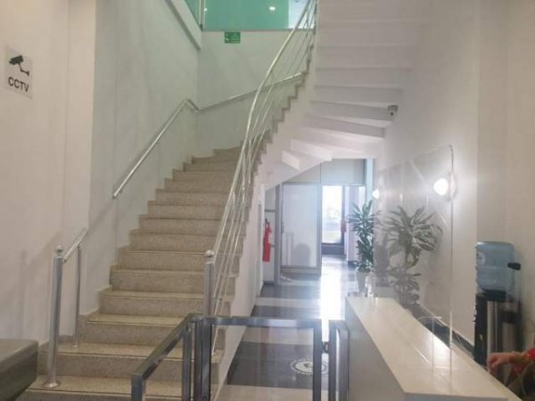 Tirane, jepet me qera ambjent biznesi Kati 2, 512 m² 6.500 Euro (Bllok)