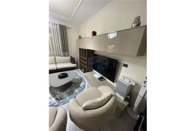 Tirane, jepet me qera apartament 2+1 Kati 1, 125 m² 400 Euro (Kthesa e Kamzes)