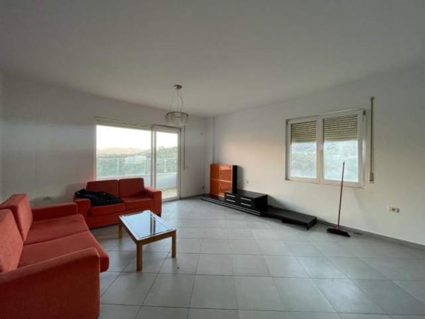 Tirane, jepet me qera apartament 2+1+BLK Kati 1, 110 m² 450 Euro (Selite e vjeter)