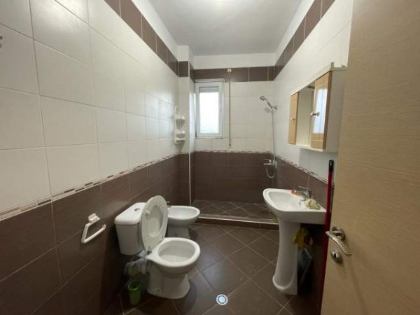 Tirane, jepet me qera apartament 2+1+BLK Kati 1, 110 m² 450 Euro (Selite e vjeter)