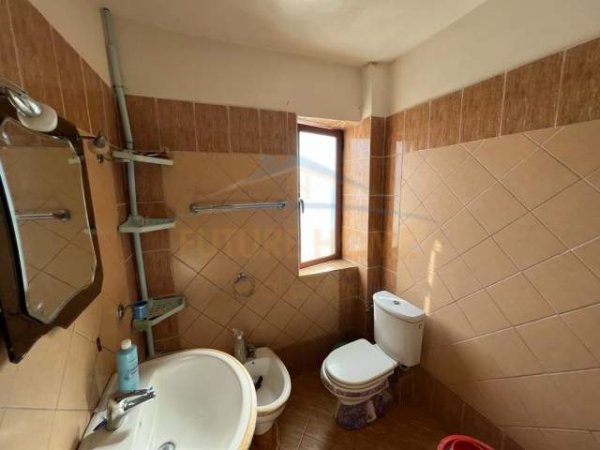 Korce, shitet apartament 2+1+BLK Kati 5, 90 m² 32.000 Euro (Lagjia 4, Korçë)