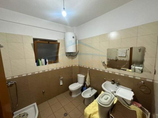 Korce, shitet apartament 2+1+BLK Kati 4, 72 m² 41.500 Euro (Lagjia 16, Korçë)