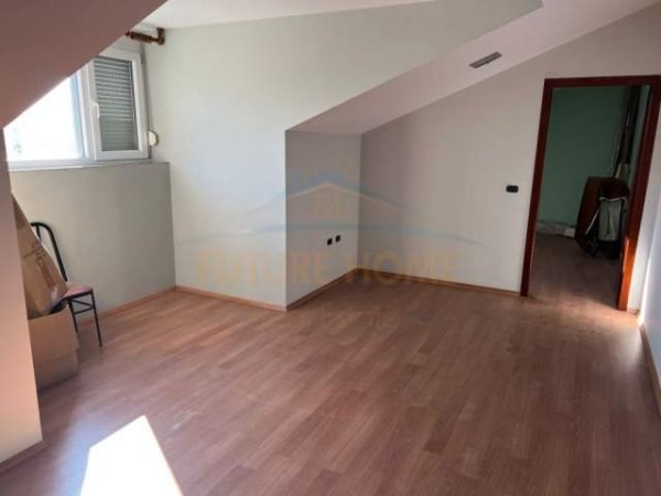 Korce, shitet apartament Dublex Kati 4, 211 m² 60.000 Euro (Lagjia 8, Korçë)