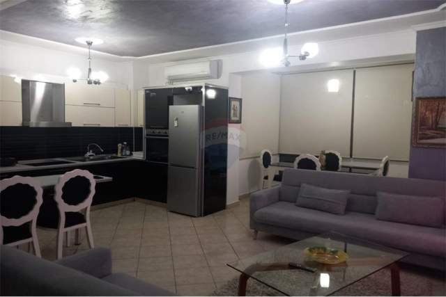 Tirane, jepet me qera apartament 2+1+A Kati 7, 85 m² 600 Euro (rruga kavajes)