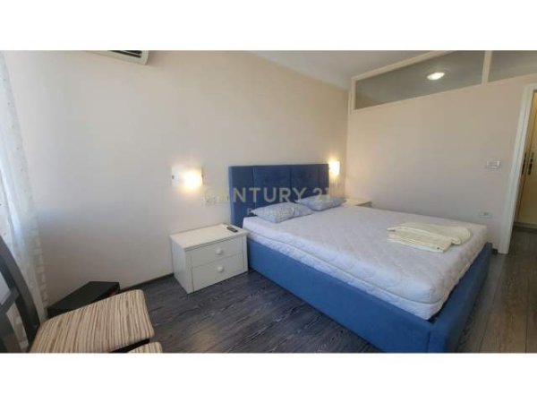 Tirane, jepet me qera apartament 1+1 Kati 6, 52 m² 450 Euro