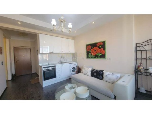 Tirane, jepet me qera apartament 1+1 Kati 6, 52 m² 450 Euro