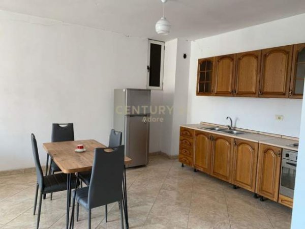 Tirane, jepet me qera apartament 1+1+BLK Kati 5, 67 m² 300 Euro