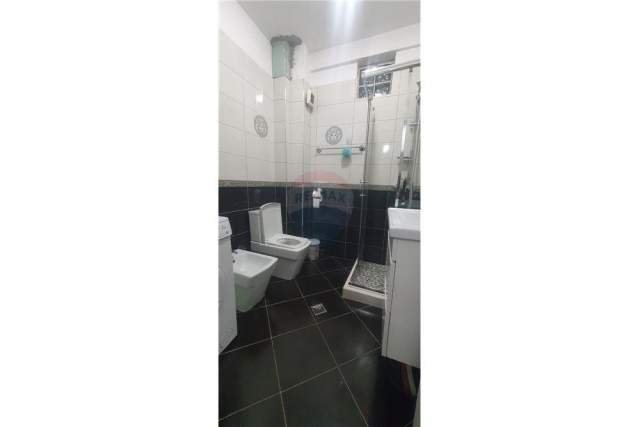 Tirane, jepet me qera apartament 1+1+BLK Kati 4, 57 m² 400 Euro (rruga siri kodra)