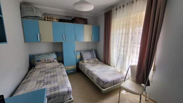 Tirane, jepet me qera apartament 2+1+BLK Kati 3, 110 m² 350 Euro (rruga Muhamet Deliu)