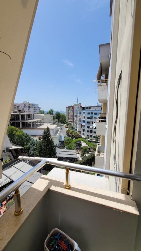 Tirane, jepet me qera apartament 2+1+BLK Kati 3, 110 m² 350 Euro (rruga Muhamet Deliu)