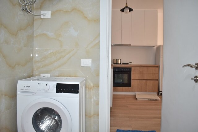 Tirane, jap me qera apartament 1+1+BLK Kati 8, 67 m² 420 Euro (Rruga Kongresi i Manastirit)