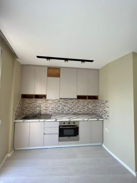 Tirane, shes apartament 2+1+BLK Kati 2, 110 m² 135.000 Euro (OXHAKU)