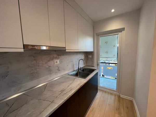 Tirane, shitet apartament 2+1+BLK Kati 4, 67 m² 113.000 Euro (Rruga e Dibrës)