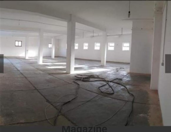 Tirane, jap me qera Jap me qera 600 m² magazine 1000 euro 1.000 Euro