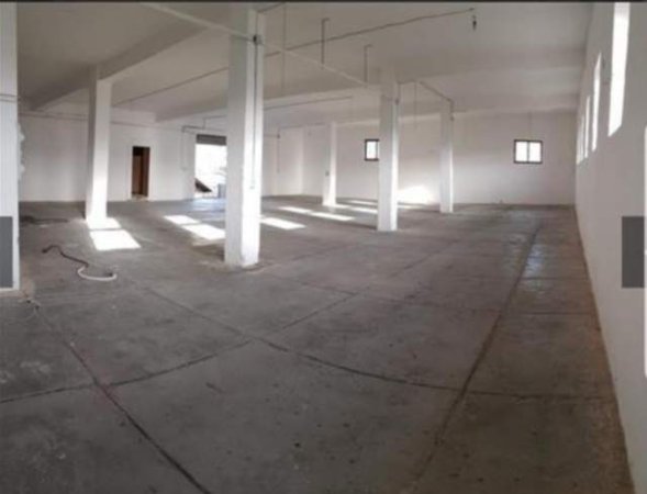 Tirane, jap me qera Jap me qera 600 m² magazine 1000 euro 1.000 Euro