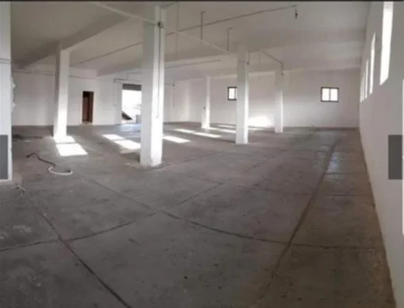 Tirane, jap me qera Jap me qera 600 m² magazine 1000 euro 1.000 Euro