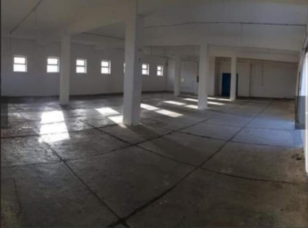 Tirane, jap me qera Jap me qera 600 m² magazine 1000 euro 1.000 Euro