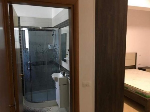 Vlore, jepet me qera apartament 2+1 76 m² 450 Euro (Lungomare)