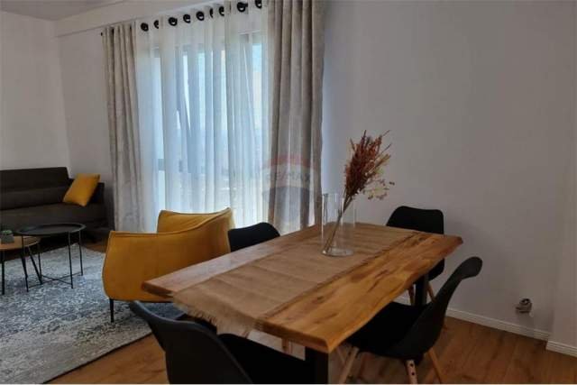 Tirane, jepet me qera apartament 2+1 Kati 10, 972 m² 600 Euro (Rr. e Dibres)
