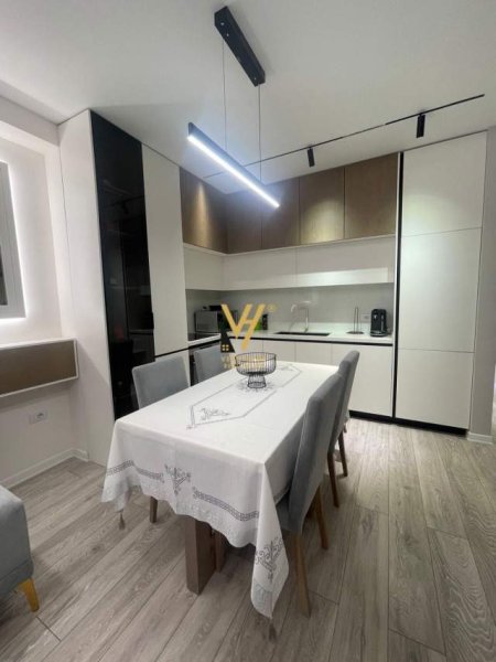 Tirane, jepet me qera apartament 2+1+A+BLK Kati 5, 116 m² 1.000 Euro (RRUGA KONGRESI I MANASTIRIT)
