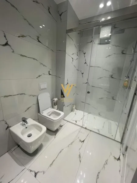 Tirane, jepet me qera apartament 2+1+A+BLK Kati 5, 116 m² 1.000 Euro (RRUGA KONGRESI I MANASTIRIT)