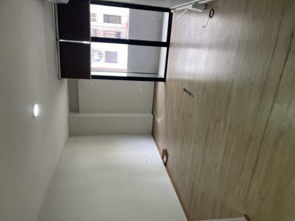 Tirane, jepet me qera 350 Euro