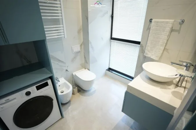 Tirane, jepet me qera apartament 1+1+Aneks Kati 2, 70 m² 1.200 € (rruga e kavajes)